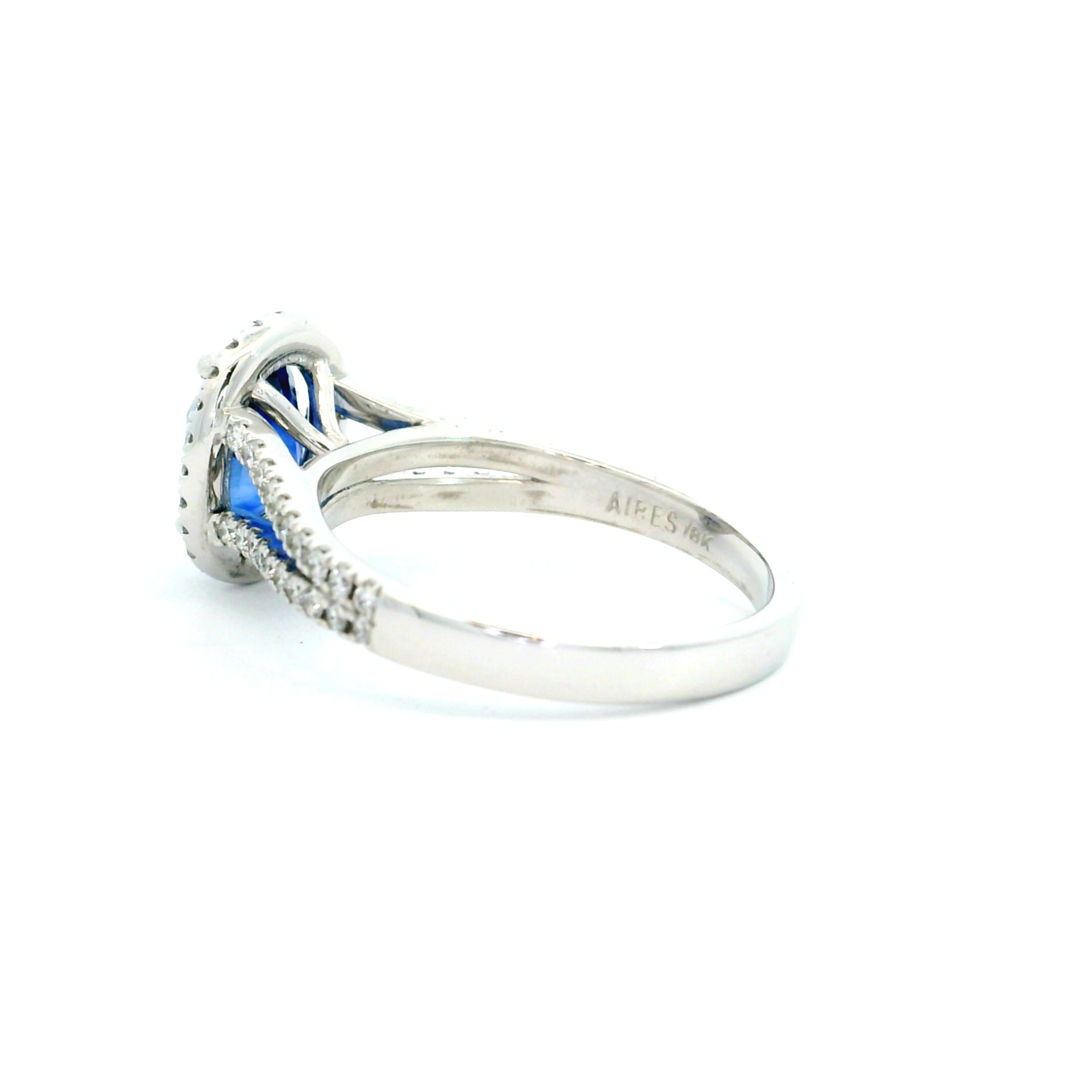 SAPPHIRE AND DIAMOND RING
