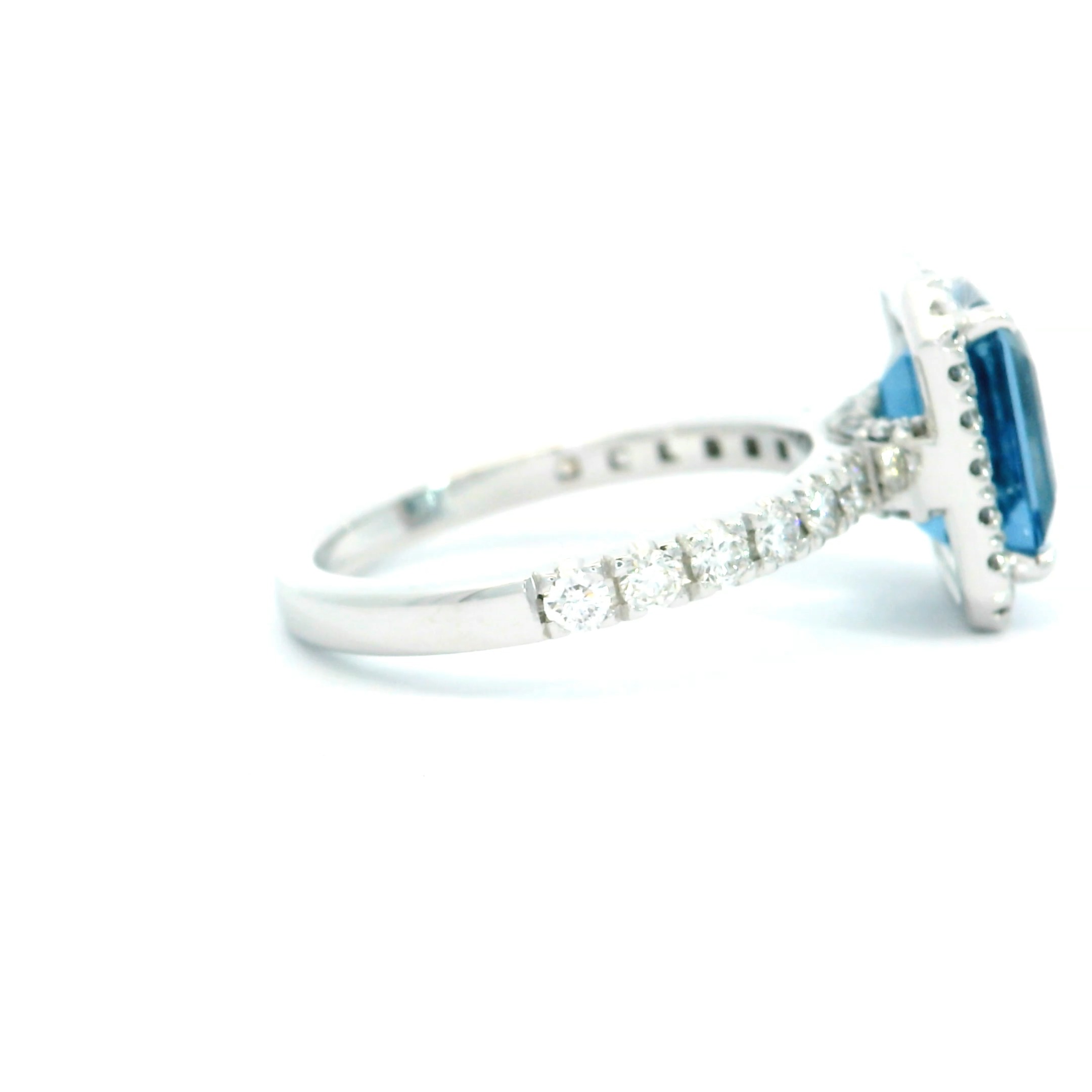 Aires Signature Aquamarine and Diamond Ring 00120001057 Aires
