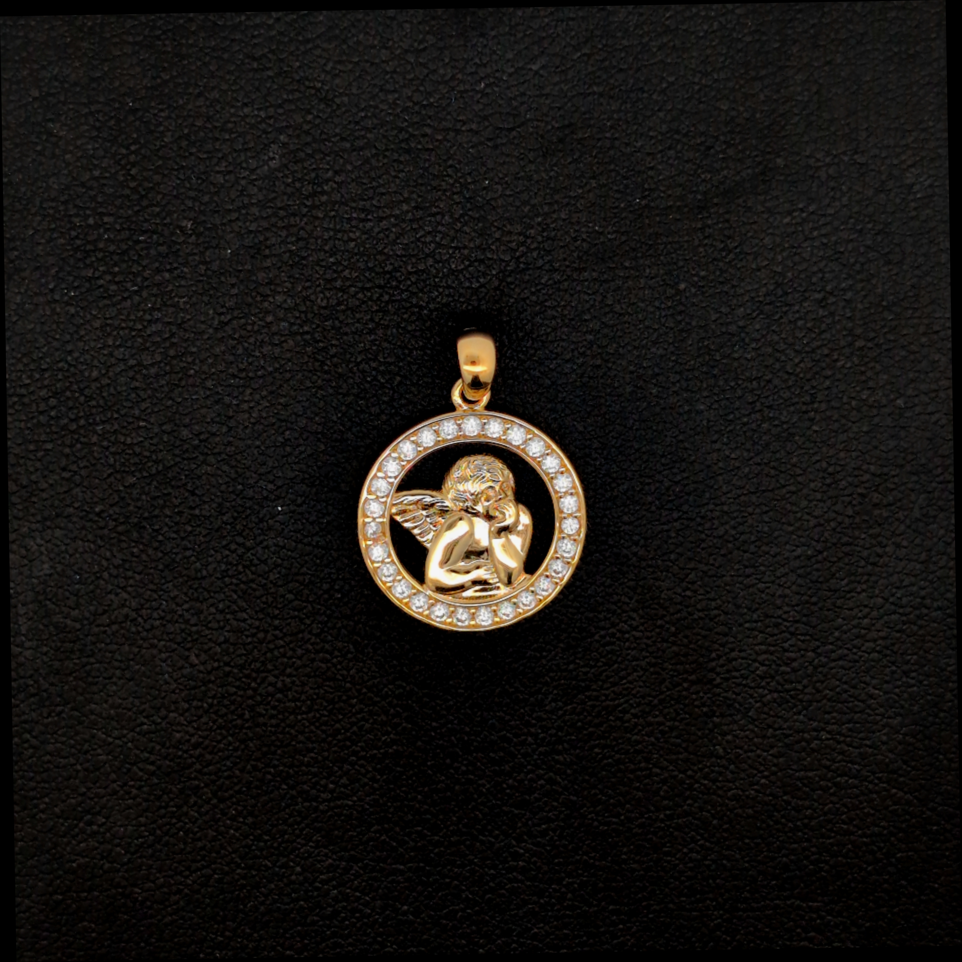 14 Karat Yellow Gold Guardian Angel Medal | Arezzo Jewelers