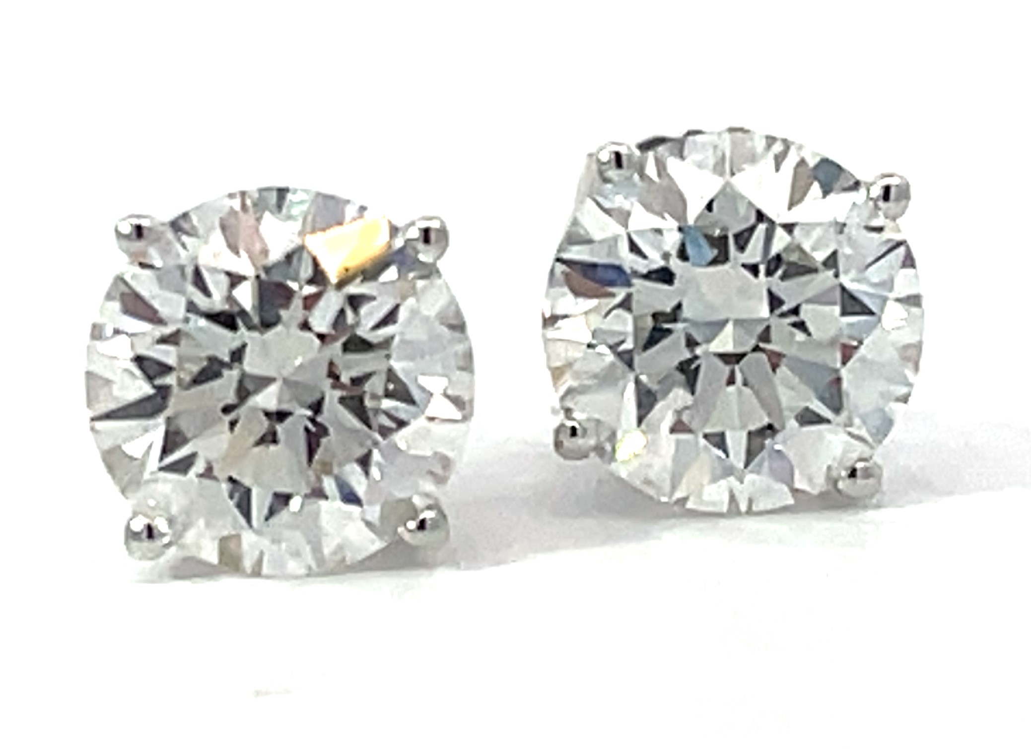 14KW 2ctw Lab Diamond Stud Earrings 001-151-00053 14KW | Charles