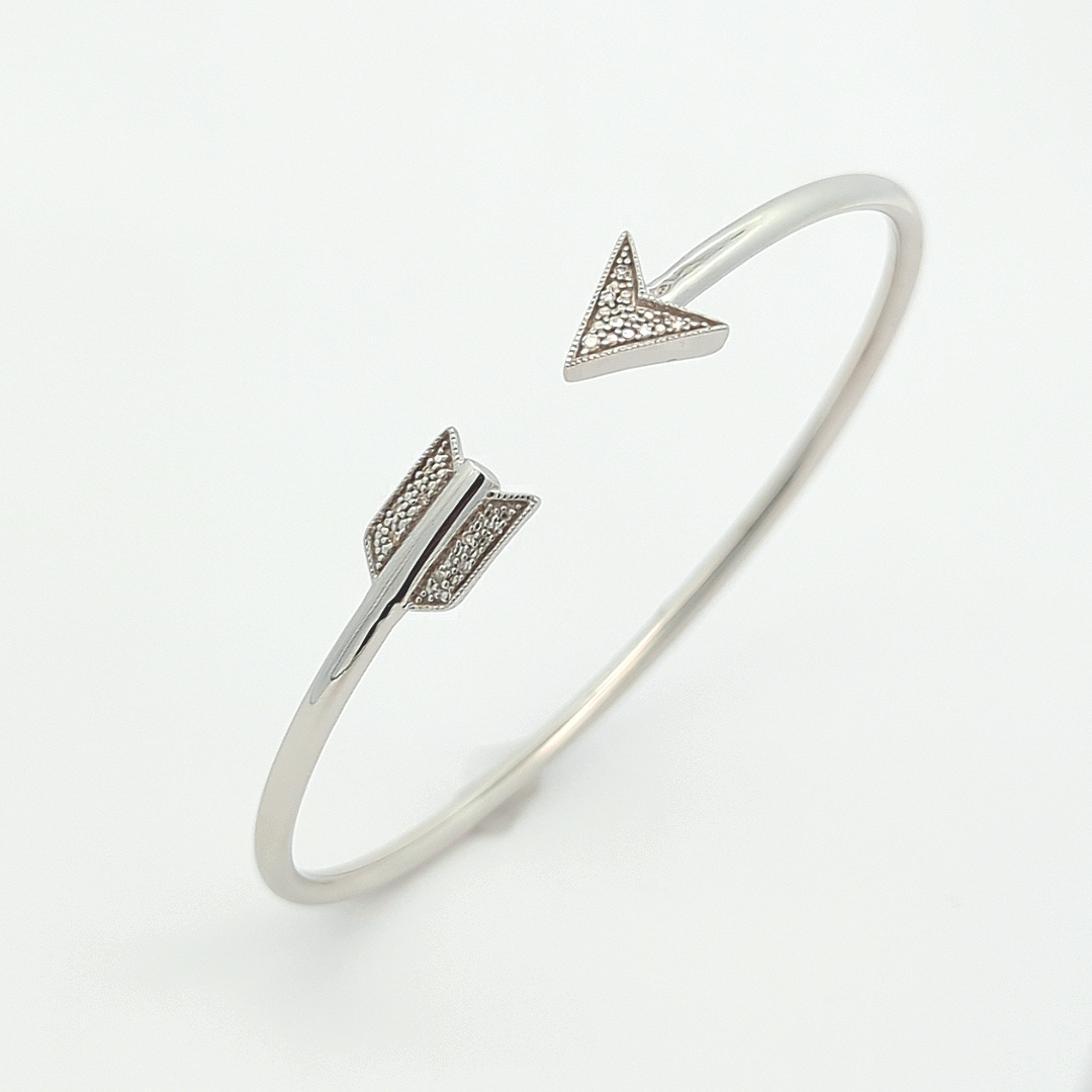 Sterling Silver Arrow Cuff Bracelet With .05Tct tw of Diamo | Jeff