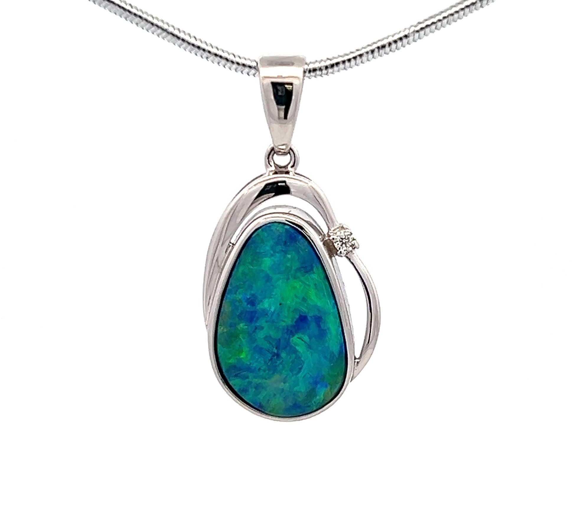 BOULDER OPAL PENDANT 001-230-00732 14KW | Parkers' Karat Patch