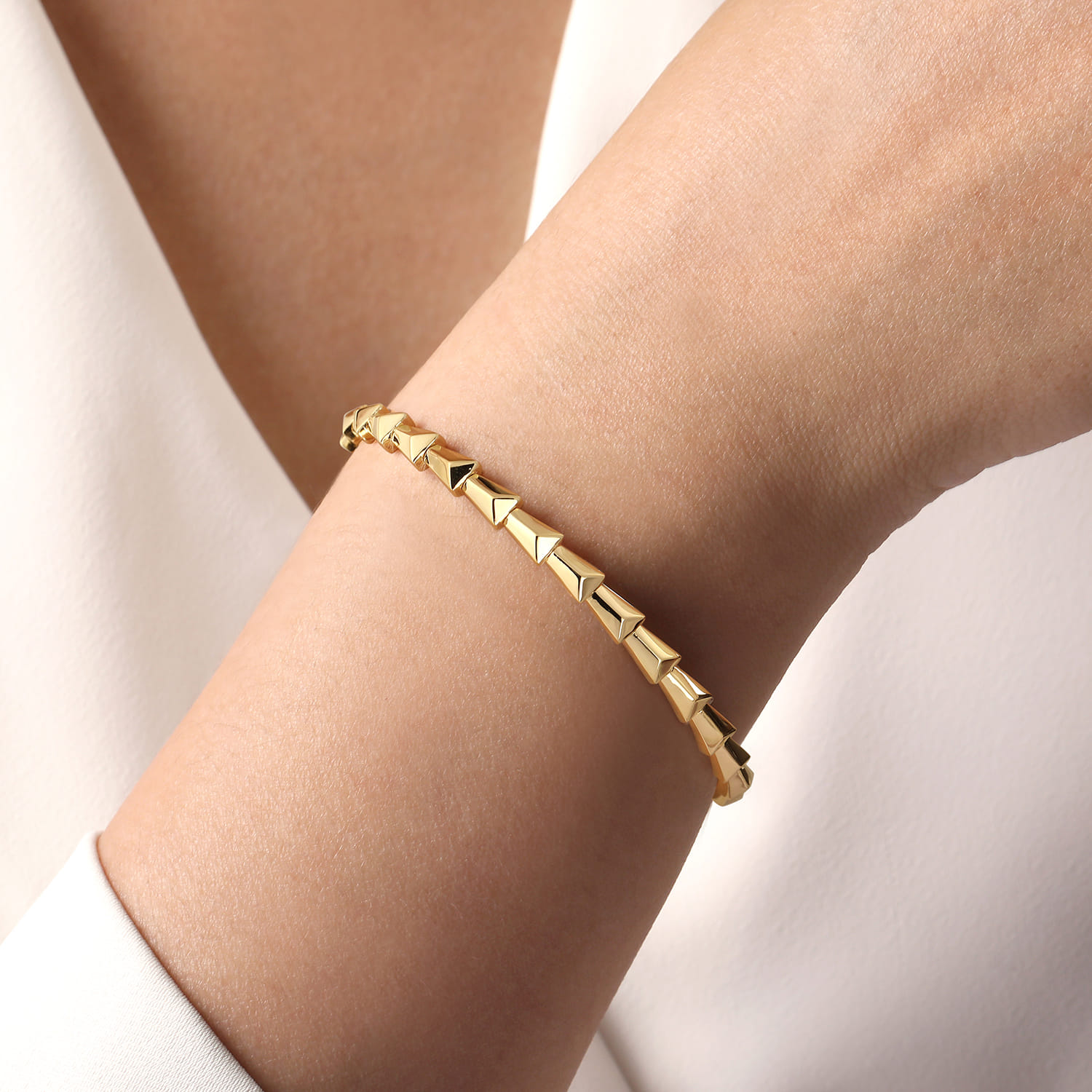 BG4606-6Y4JJJ-Gabriel & Co.-Contemporary Yellow Gold Open Bangle