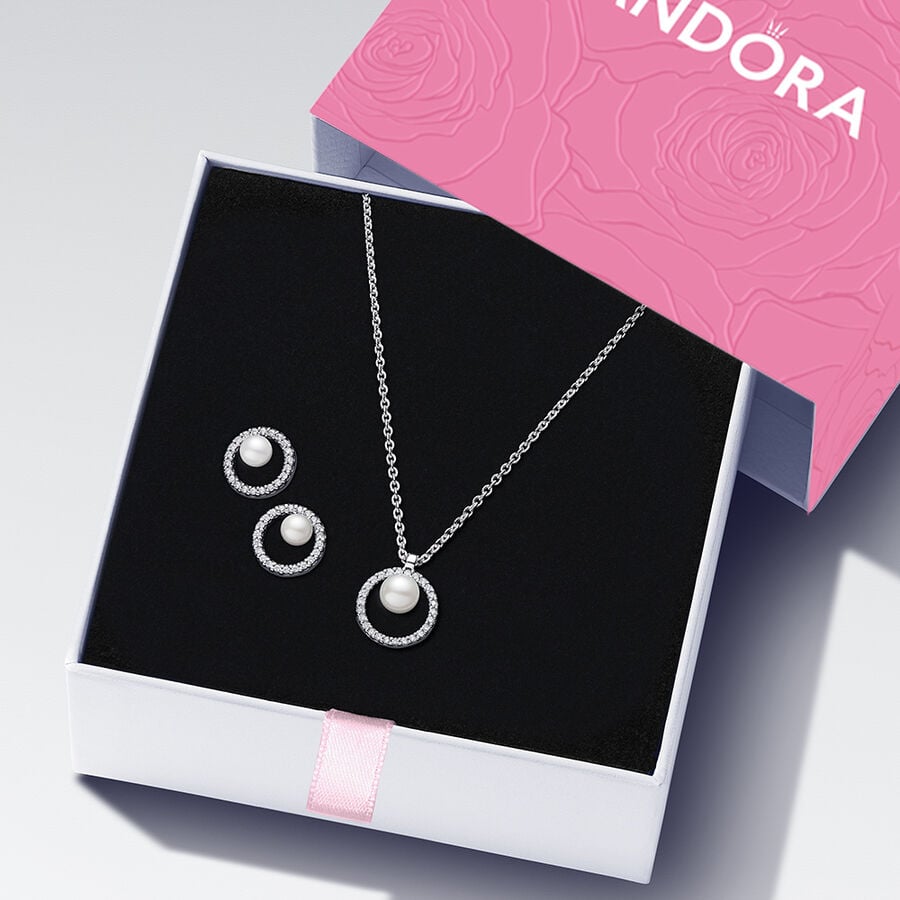 PANDORA B802399 Pearl & Halo Jewelry Set 001-901-43201