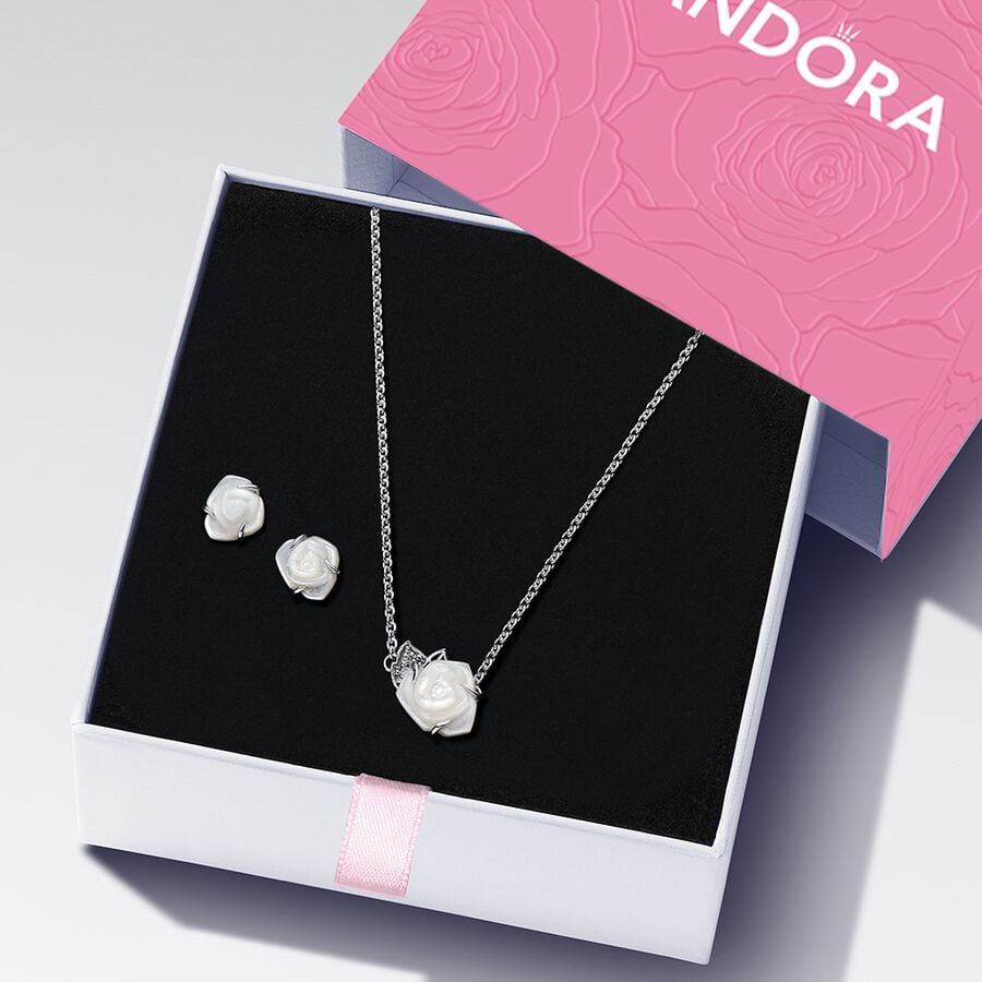 PANDORA Pandora B802440 White Rose in Bloom Jewelery Gift